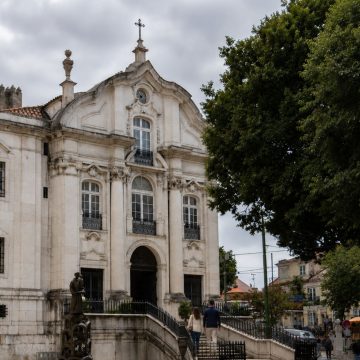 Built on the site traditionally believed to be the birthplace of Saint Anthony, the 18th-century Church of Saint Anthony of Lisbon is an elegant Baroque and Neoclassical sanctuary featuring a revered crypt that survived the devastating 1755 earthquake.