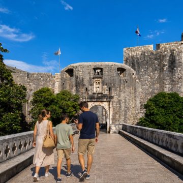 Serving as the grand western entrance to the Old Town, Pile Gate is a fortified 16th-century Renaissance complex featuring a stone bridge, drawbridge, and a statue of Dubrovnik's patron saint, Saint Blaise.