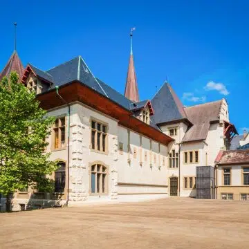 El Museo Histórico de Berna es una de las instituciones culturales más significativas de Suiza y ocupa un magnífico edificio del siglo XIX de estilo historicista.