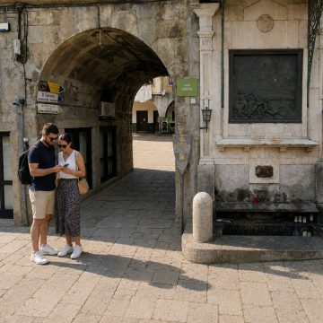 Situé sur les quais de la Ribeira, l'Alminhas da Ponte est un sanctuaire historique en bronze dédié à la mémoire des victimes du tragique effondrement de la Ponte das Barcas en 1809.