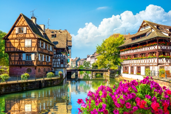 World City Trail Straßburg: Die selbstgeführte Schnitzeljagd, die die elsässische Hauptstadt zu Ihrem Spielplatz macht 1 Der Kanal Petite France - eine Haltestelle auf der Strecke World City Trail Strasbourg