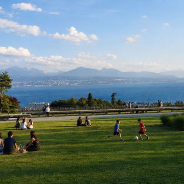L'Esplanade de Montbenon è una scenografica passeggiata urbana con un grande casinò neorinascimentale e un centro culturale con una vista mozzafiato sul Lago di Ginevra e sulle Alpi.