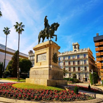 The Monument to James I is a majestic bronze equestrian statue in El Parterre that honors the legendary king who founded the Kingdom of Valencia.