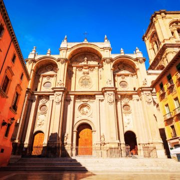 Die Kathedrale von Granada ist ein Meisterwerk der spanischen Renaissance-Architektur und ein großartiges Symbol für die Geschichte der Stadt.