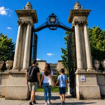 Surrounded by faculties of the University of Belgrade, Studentski Park is one of the city's oldest public parks, renowned for its peaceful tree-lined paths and monuments honoring prominent Serbian scholars like Dositej Obradović and Josif Pančić.