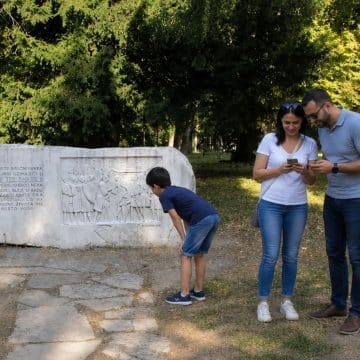 Contrassegnato da un monumento commemorativo in pietra scolpita nel Parco di Kalemegdan, questo sito storico celebra la cerimonia dell’aprile 1867 in cui il governatore ottomano Ali Riza Pasha consegnò le chiavi della Fortezza di Belgrado e di altre città serbe al principe Mihailo Obrenović, ponendo fine a secoli di dominio ottomano.