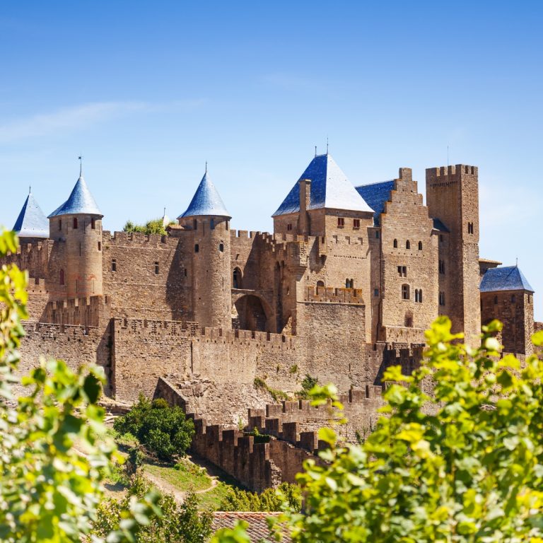 Speurtocht en rondleiding op eigen houtje in Carcassonne 2 Het Château Comtal is een formidabel 12e-eeuws "kasteel in een kasteel" in Carcassonne, dat diende als het ultieme verdedigingsbolwerk voor de Trencavel-dynastie.