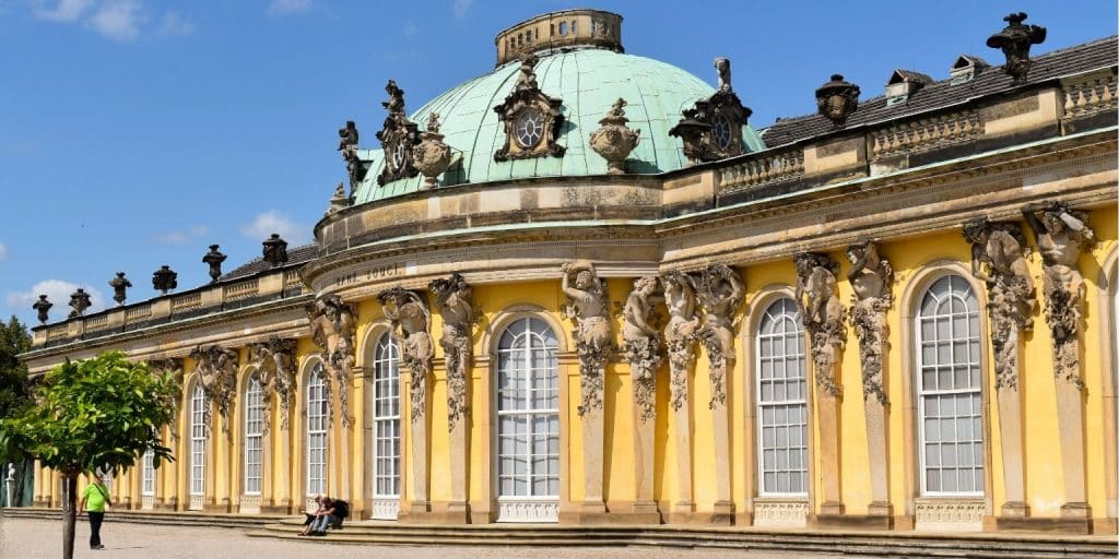 Experiencias inmersivas en Berlín: Iconos arquitectónicos, epopeyas del arte callejero y maravillas culinarias 4 Blog Sitio 1 9