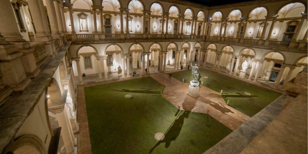 Experiencias inmersivas en Bolonia: Un tapiz de maravillas arquitectónicas, extravagancia culinaria y encantos culturales 2 Blog Sitio 2 12