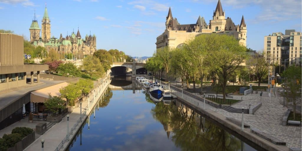 Experiencias inmersivas en Ottawa: Encantos inexplorados de la arquitectura, la gastronomía y la aventura" 6 Blog Sitio 4 4