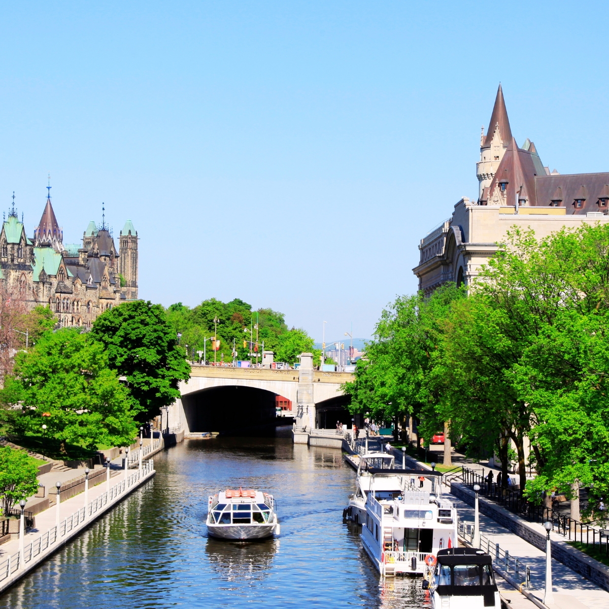 Ottawa Scavenger Hunt and Self-Guided Tour 3 The Rideau Canal is a historic UNESCO World Heritage site that serves as a scenic waterway in summer and transforms into the world’s largest naturally frozen skating rink during the winter months.