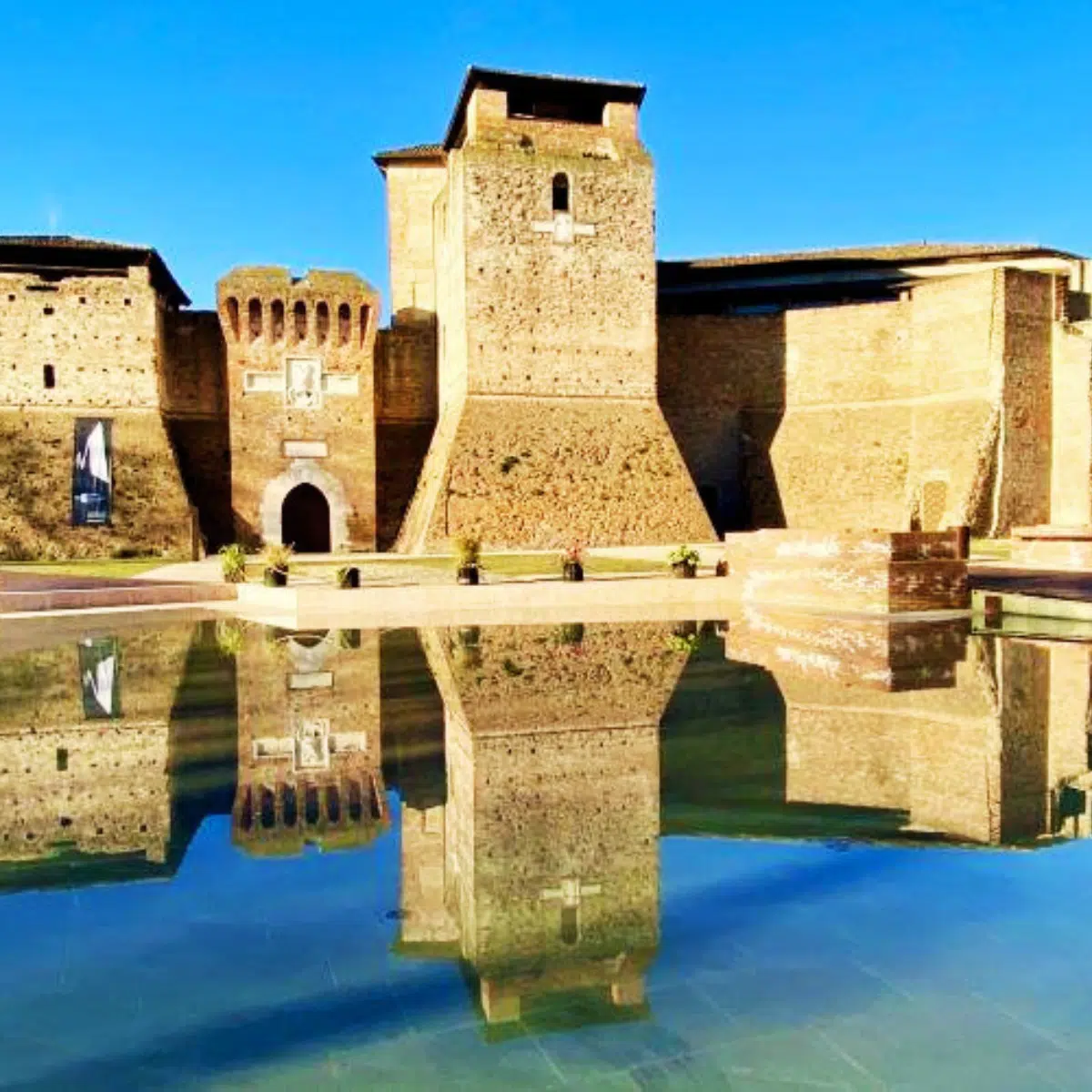 Flick Rimini Riddle Rimini Scavenger Hunt and Self-Guided Tour