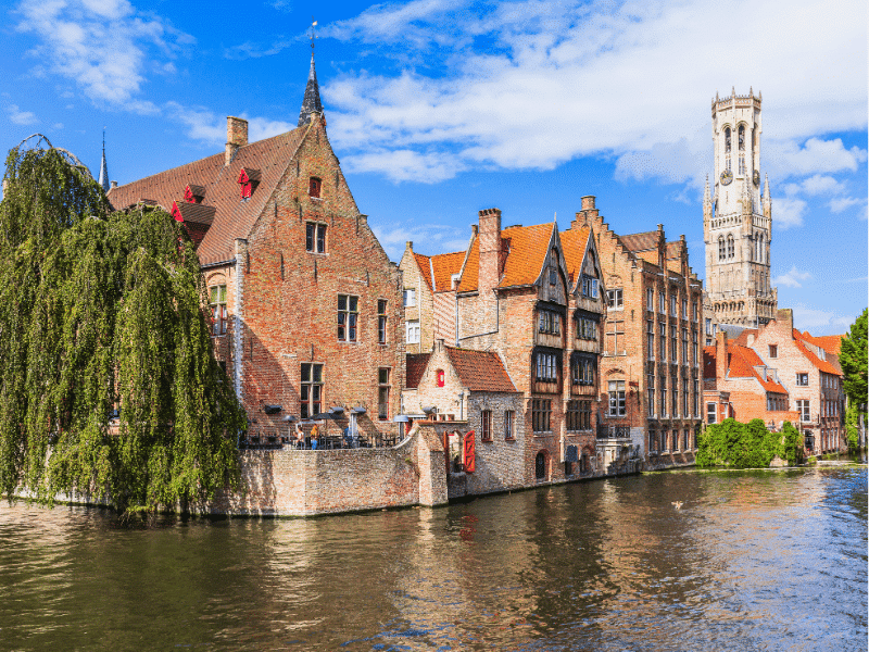 Leuke feiten over Brugge: Verborgen juweeltjes, lokale legenden en must do 2 Leuke feiten over Brugge en belangrijkste kenmerken