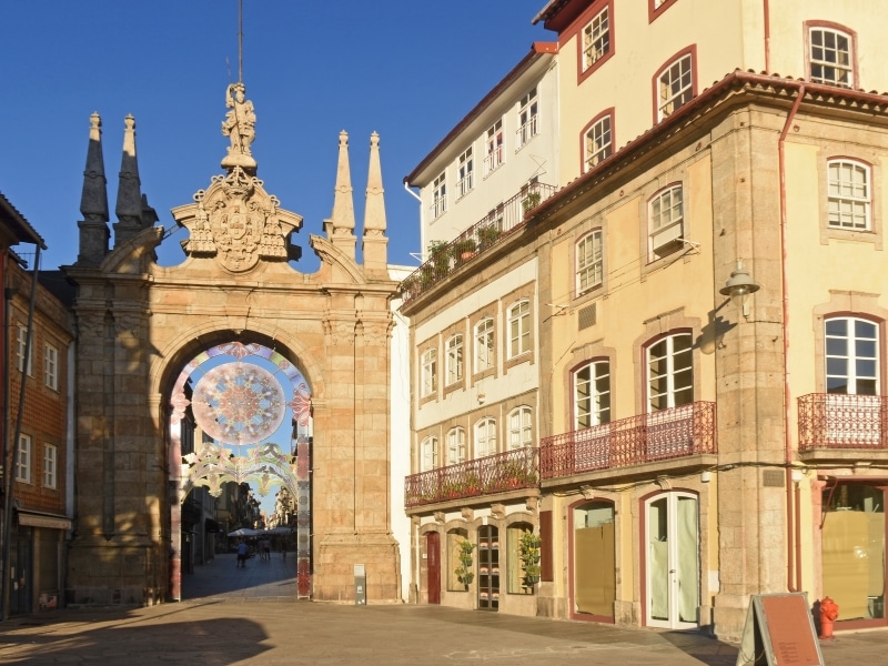 20 wissenswerte Fakten über Braga: Versteckte Juwelen, lokale Legenden und "Must Do and See" 2 Unbenanntes Muster 38