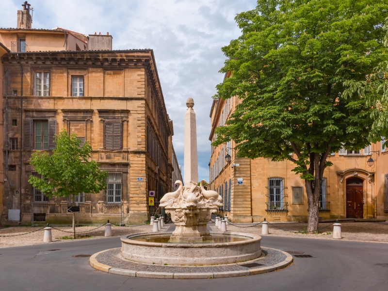 Call girl in Aix-en-Provence