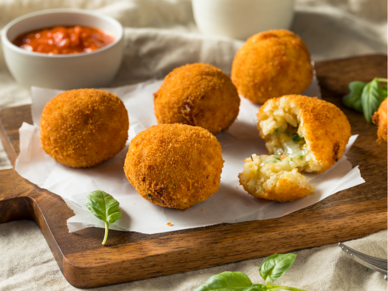 Fun Facts about Naples: Hidden Gems, Local Legends and Must Do and See 5 Fun Facts about Naples and Must-Try Food