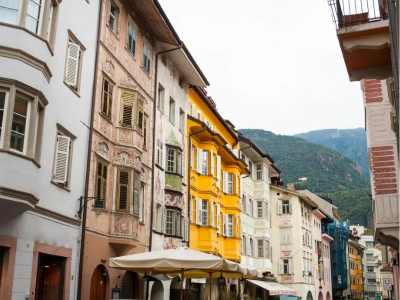Fakten über Bozen: Verborgene Juwelen, lokale Legenden und "Must Do and See" 2 Fakten über Bozen und die wichtigsten Merkmale
