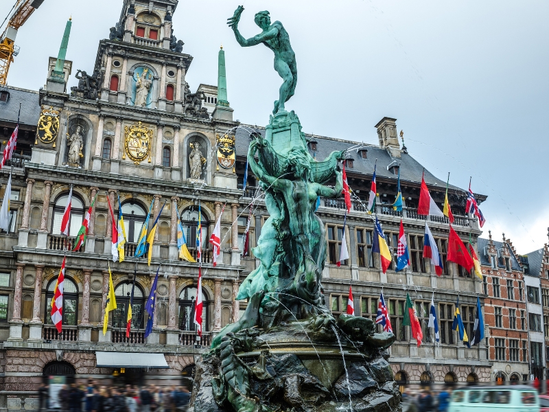 Stadhuis van Antwerpen: Een neoklassiek meesterwerk 1 Stadhuis van Antwerpen