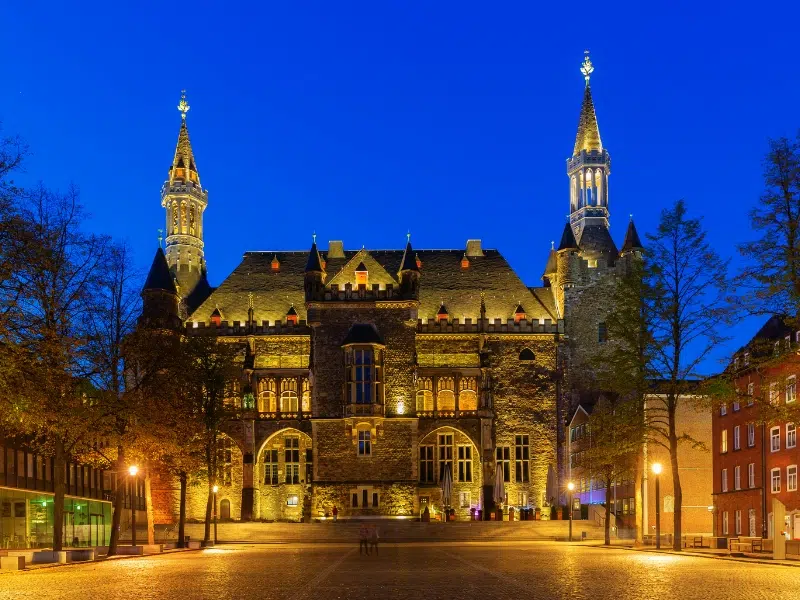Stadhuis van Aken: Symbool van geschiedenis en architectuur 2 Stadhuis in Aken