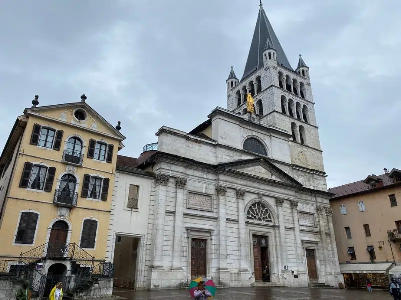 Die Kirche Notre Dame de Liesse: Ein neoklassizistisches Meisterwerk in Annecy 2 Kirche Notre Dame de Liesse