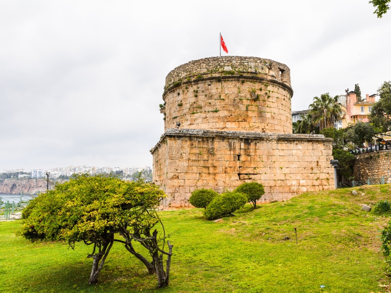 Torre Hidirlik: Un centinela intemporal de Antalya 3 Torre Hidirlik