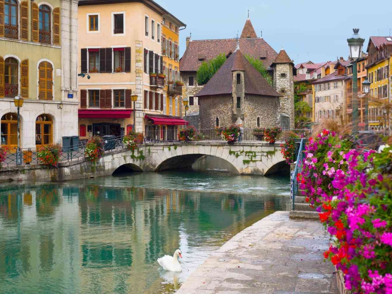 Le Palais de l'Île: Annecy 1 Le Palais de l'Île