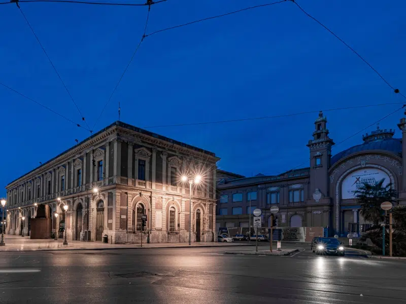 Piazza del Ferrarese: Uma porta de entrada histórica para Bari 3 Piazza del Ferrarese