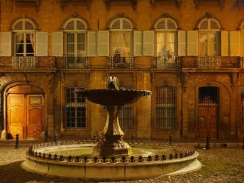 Place Albertas: Ponadczasowy plac w Aix-en-Provence 3 Place d'Albertas