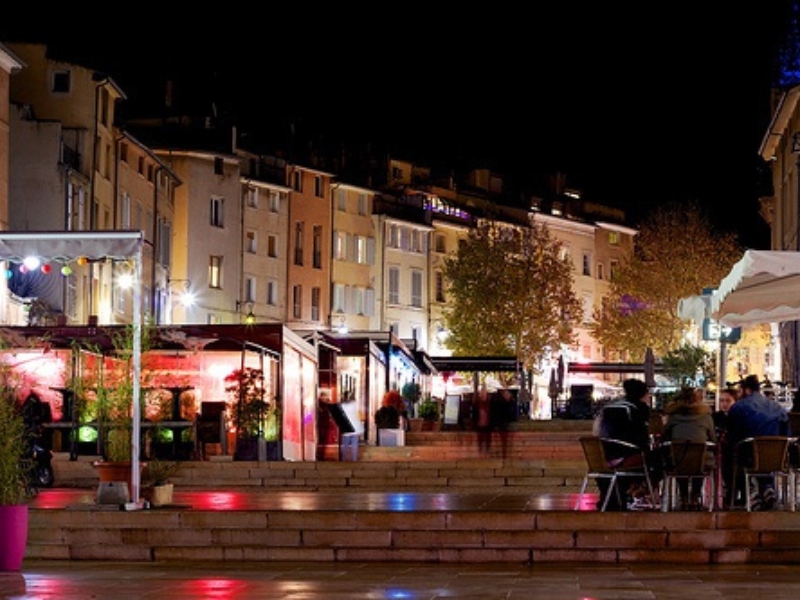 Praça dos Cardeais: Uma joia escondida em Aix-en-Provence 3 Praça dos Cardeais