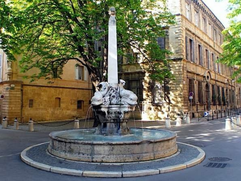 Des Quatre-Dauphins: A Charming Square in Aix-en-Provence 3 Place des Quatre-Dauphins