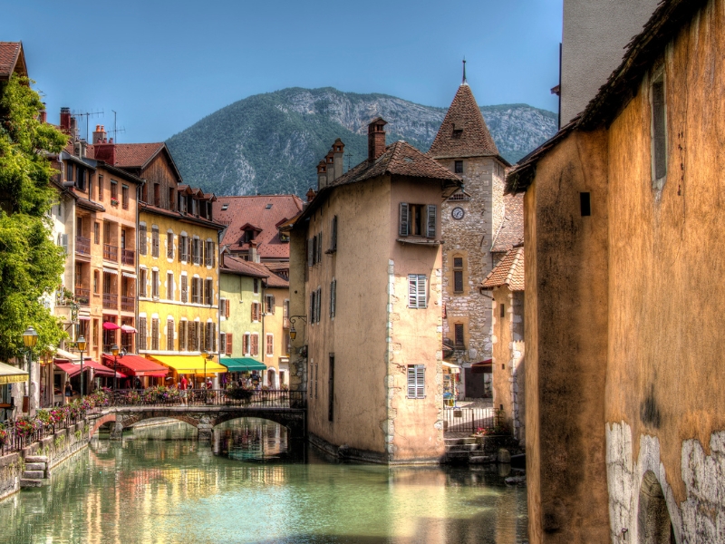 Puente Morens: Un puente medieval en Annecy 1 Pont Morens