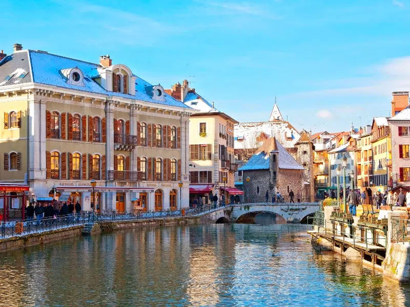 Puente Morens: Un puente medieval en Annecy 2 Pont Morens
