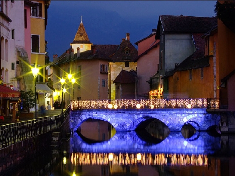 Puente Morens: Un puente medieval en Annecy 3 Pont Morens