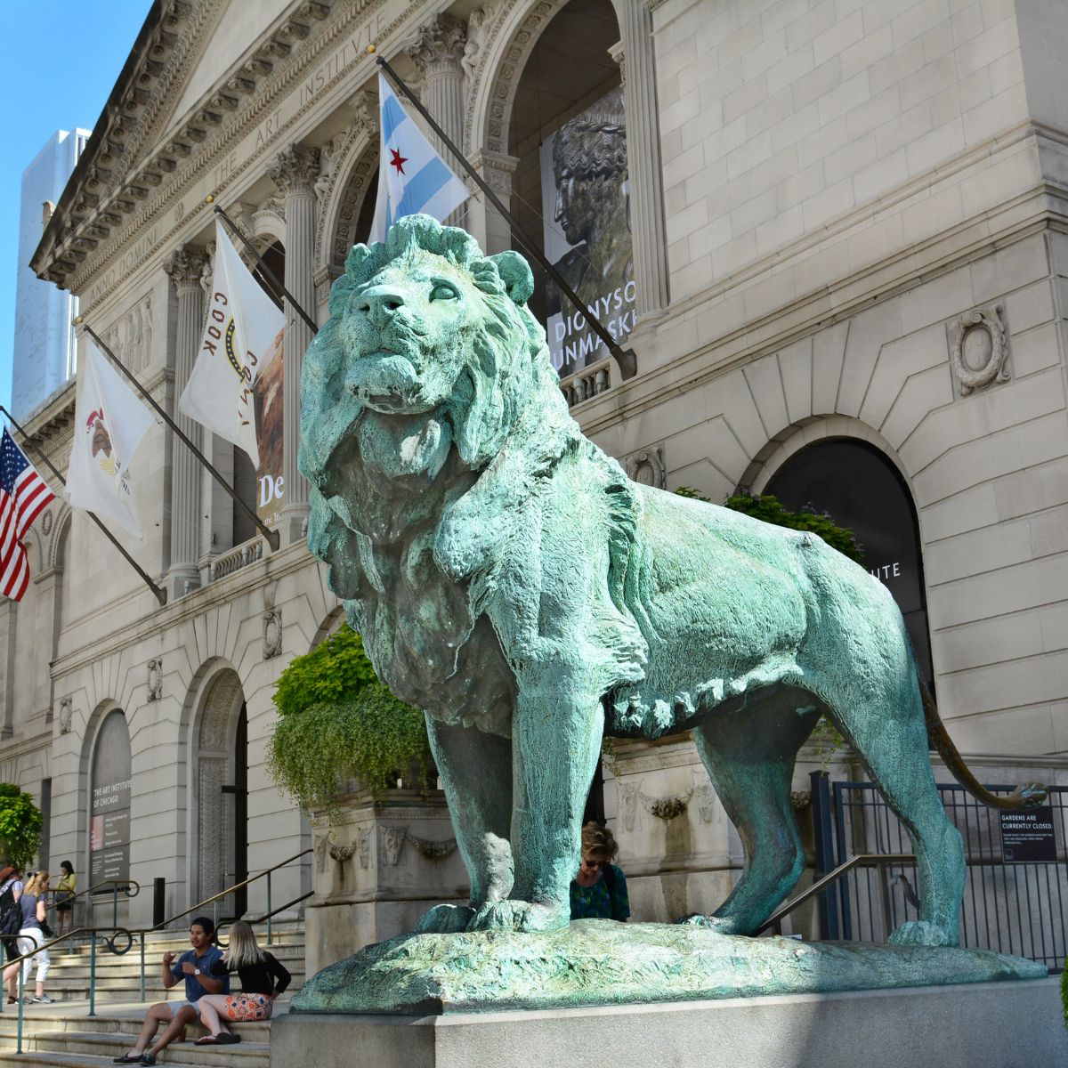 Speurtocht en zelfstandige rondleiding door Chicago 3 Het Art Institute of Chicago is een wereldberoemd cultureel juweel, bewaakt door de beroemde bronzen leeuwen, en huisvest een buitengewone collectie meesterwerken uit verschillende eeuwen en culturen, waaronder een ongeëvenaarde tentoonstelling van impressionistische kunst.