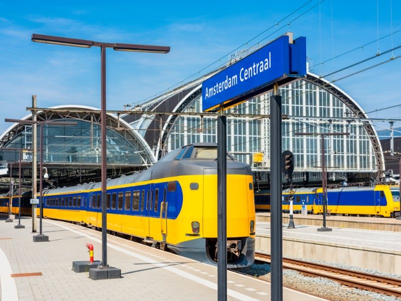 Estación Centraal: Una majestuosa puerta de Ámsterdam 2 Estación Central