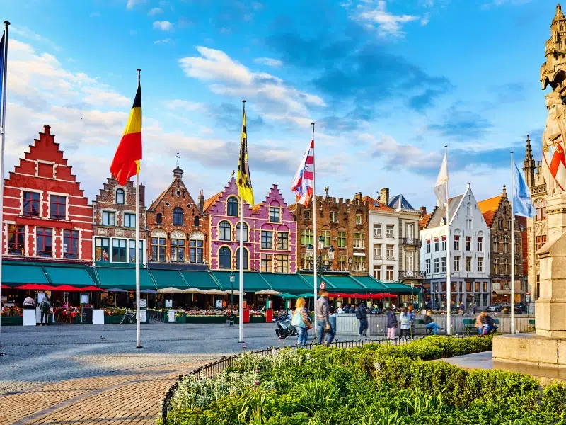 Piazza del Mercato: Il cuore di Bruges 3 piazza del mercato di bruges
