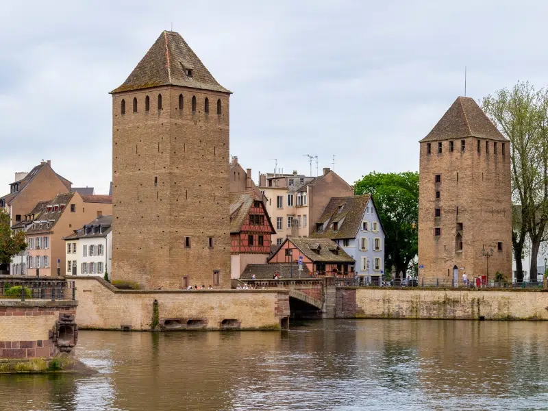 Ponts Couverts: Una porta storica di Strasburgo 2 ponts couverts 1