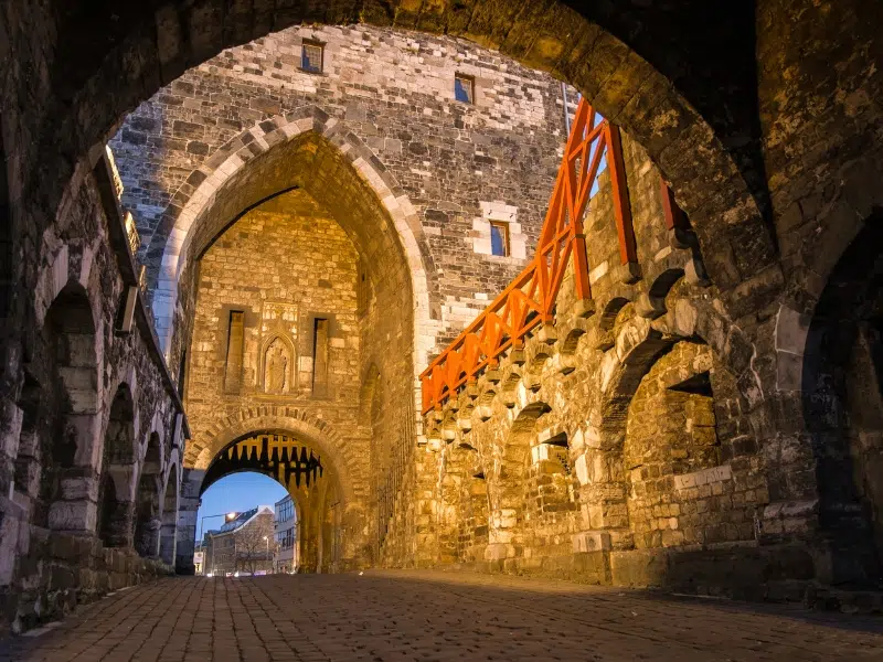 Ponttor: A Gateway to Aachen's History 1 Ponttor in Aachen