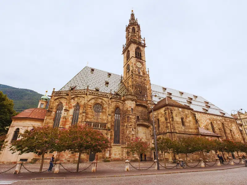 Catedral de Bolzano: Uma obra-prima do gótico 1 Catedral de Bolzano