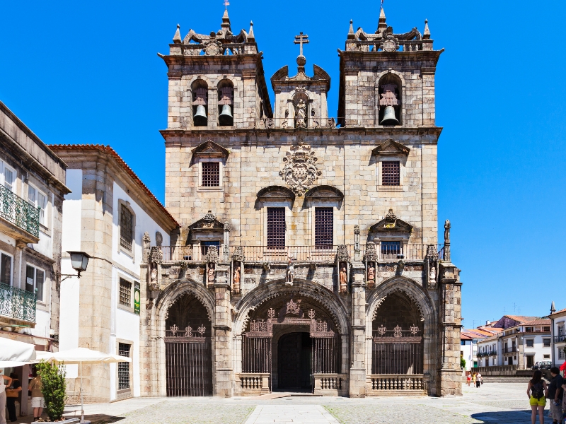 Braga Cathedral: A Timeless Masterpiece 1 Braga Cathedral