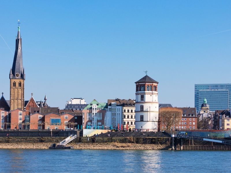 Burgplatz: il cuore storico di Düsseldorf 2 Burgplatz a Dusseldorf