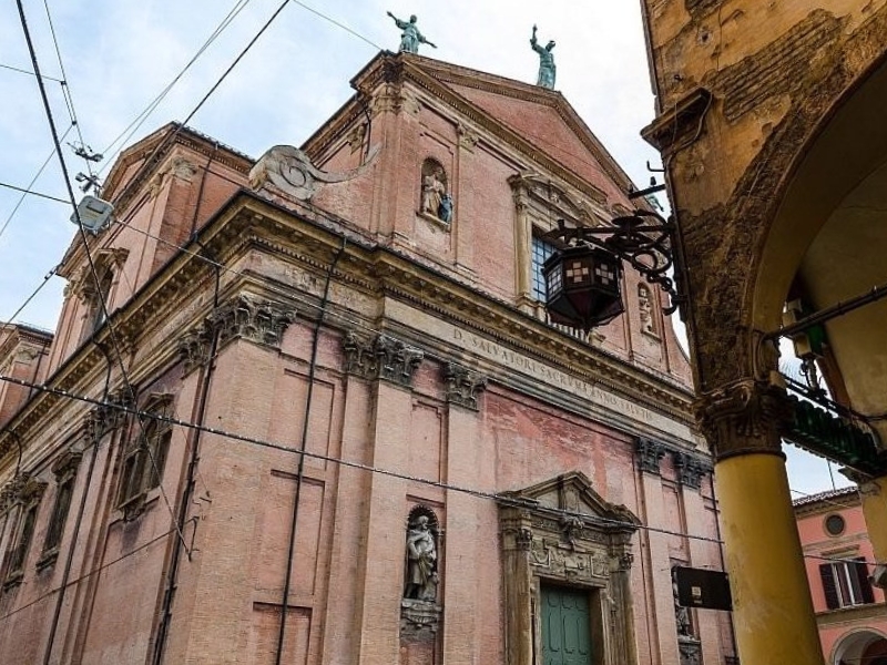 Die Kirche Santissimo Salvatore: Ein barockes Juwel in Bologna 1 Santissimo Salvatore Kirche