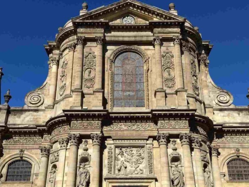 Εκκλησία της Παναγίας του Μπορντό: Bordeaux: Ένα διαχρονικό αριστούργημα 3 Εκκλησία της Παναγίας στο Μπορντό