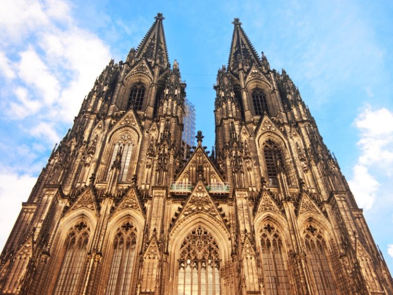 Ontdek de Dom van Keulen: Een gotische architectonische parel