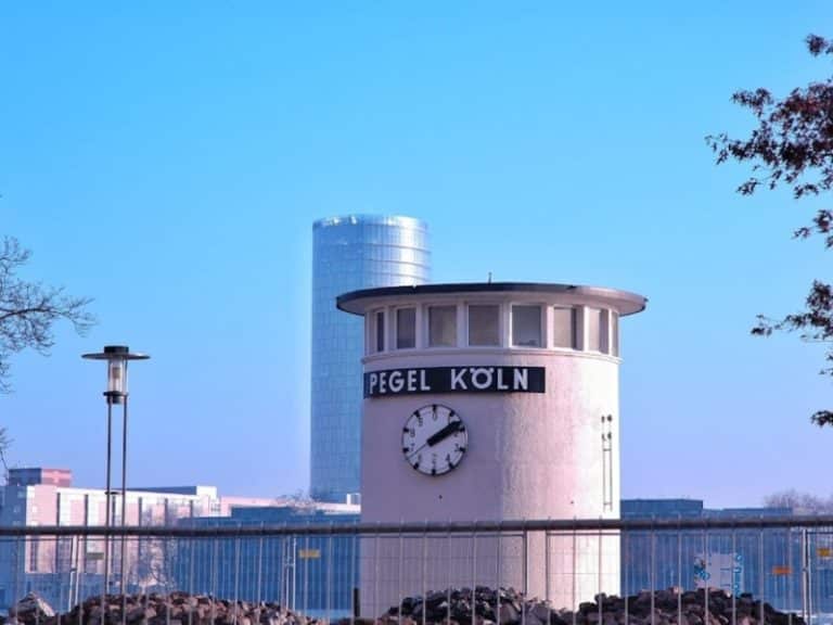 Der Pegelturm in Köln