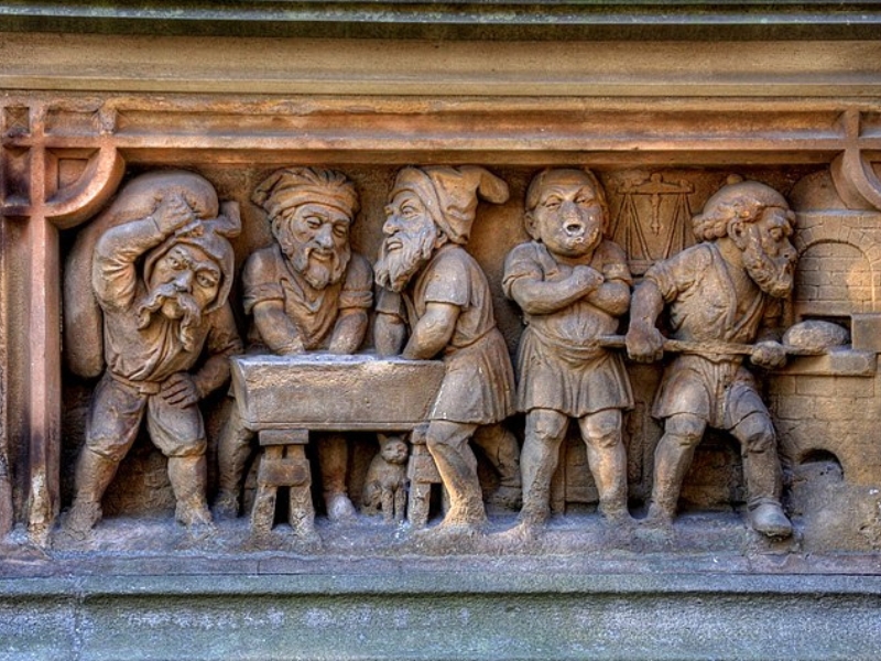 Heinzelmännchenbrunnen: Magiczna opowieść w kamieniu 2 Heinzelmännchenbrunnen w Kolonii