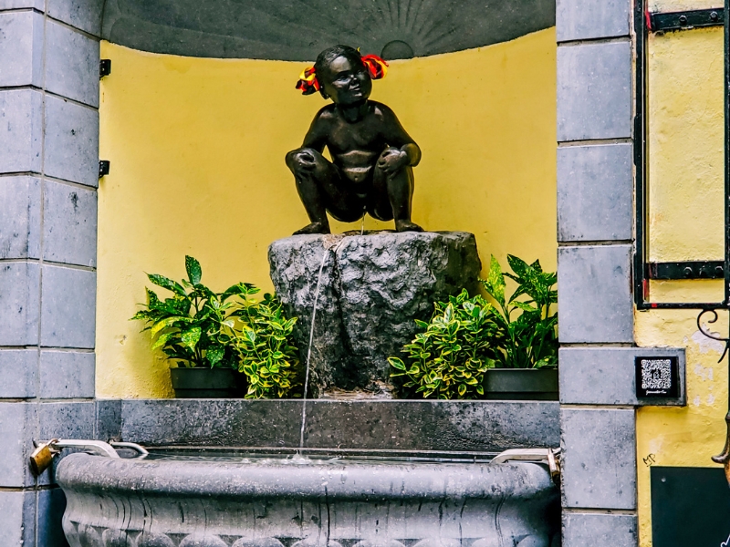 Jeanneke Pis: Un estrafalario símbolo de la igualdad de género 2 Jeanneke Pis en Bruselas