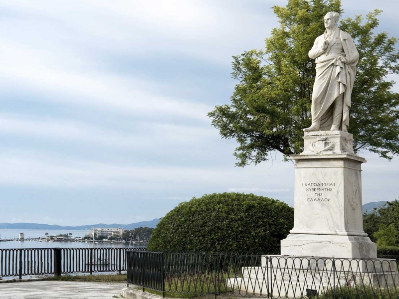 A estátua de Kapodistrias: Homenagem ao primeiro governador da Grécia 1 Estátua de Kapodistrias em Corfu