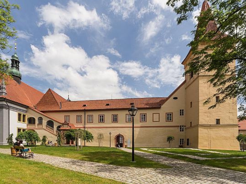 Il monastero di Cesky Krumlov: Un ensemble monastico medievale 1 Klastery a Cesky Krumlov