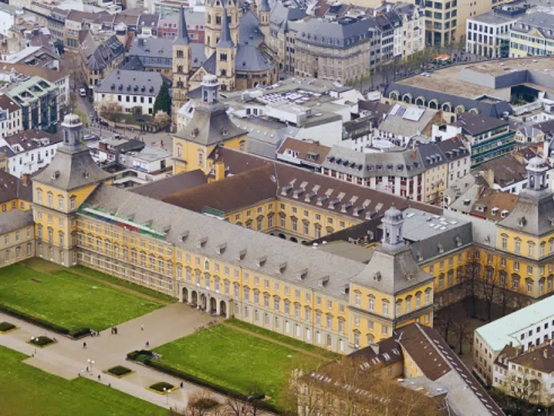 Kurfürstliches Schloss: A Royal Legacy and Academic Hub 1 Kurfürstliches Schloss in Bonn